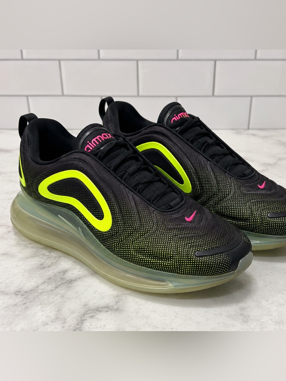 Nike Air Max 720 AO2924-006 Black Volt Neon Running Shoes Men’s Size 12